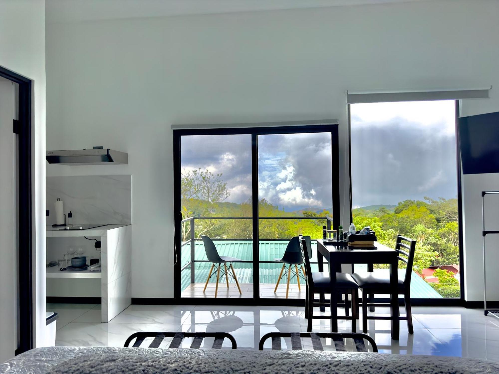 Black & White Apartments Monteverde Exterior photo